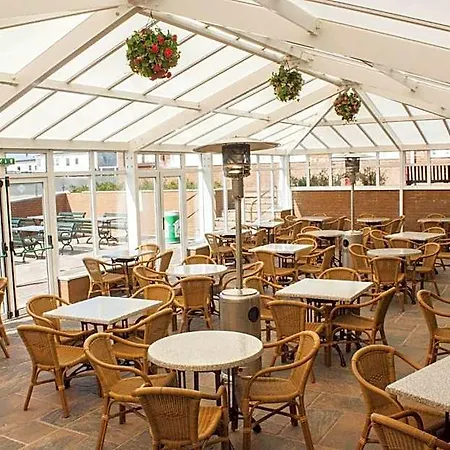Crows Nest Hotel 4*