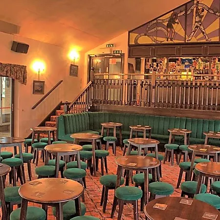 Crows Nest 4* Scarborough