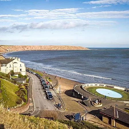 Crows Nest 4* Scarborough