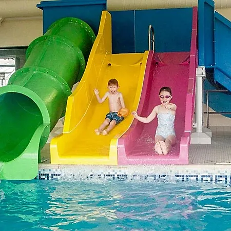 Hotel Crows Nest 4*